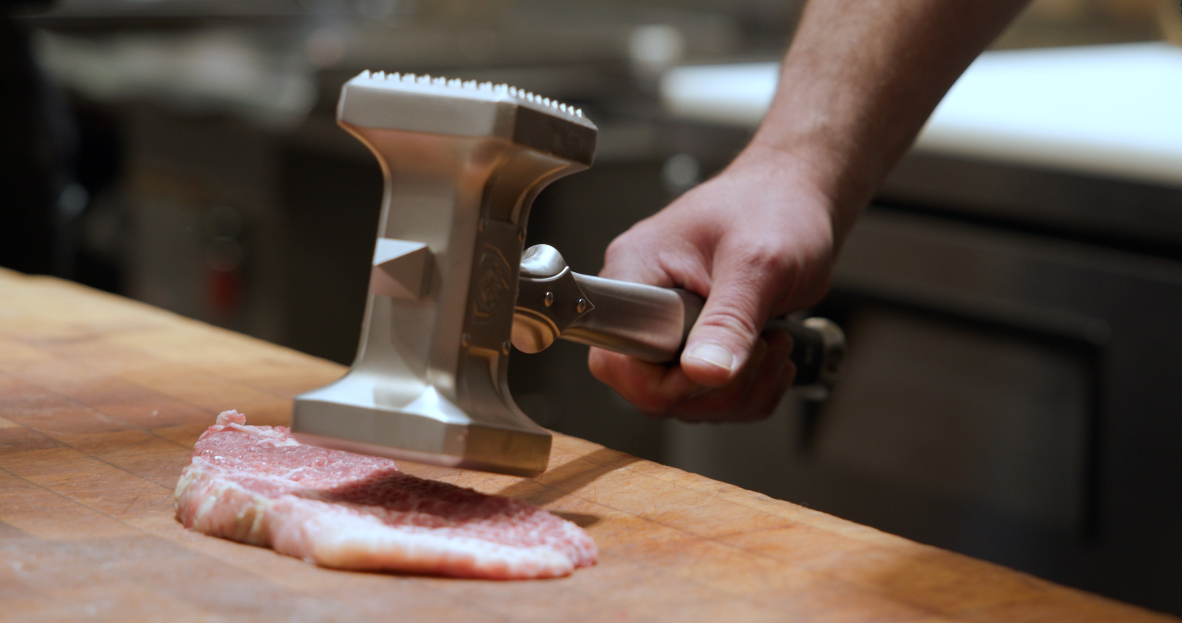 Why Every Chef Should Own A Massive Meat Tenderizer – Dalstrong