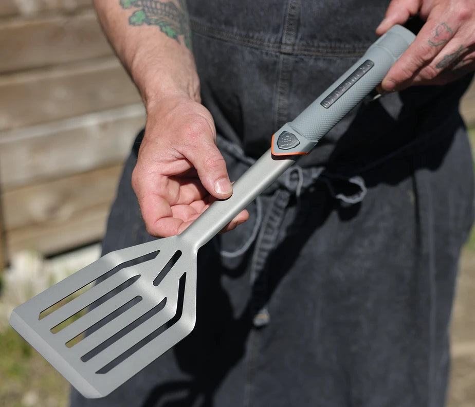 <h6>Low maintenance, long haul.</h6><p>Wipe down, dry off, store away. No oiling, no rust, no fuss. Made to keep working cook after cook.</p>