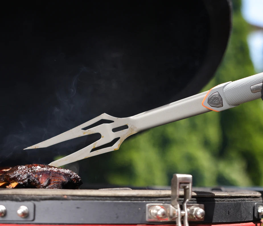 <h6>Comes back cook after cook.</h6><p>No oiling, no seasoning, no babying. Towel dry, hang or stack, ready for the next session. The coatings hold up to repeated cleans, and the corrosion resistance keeps the metal looking sharp through years of use.</p>