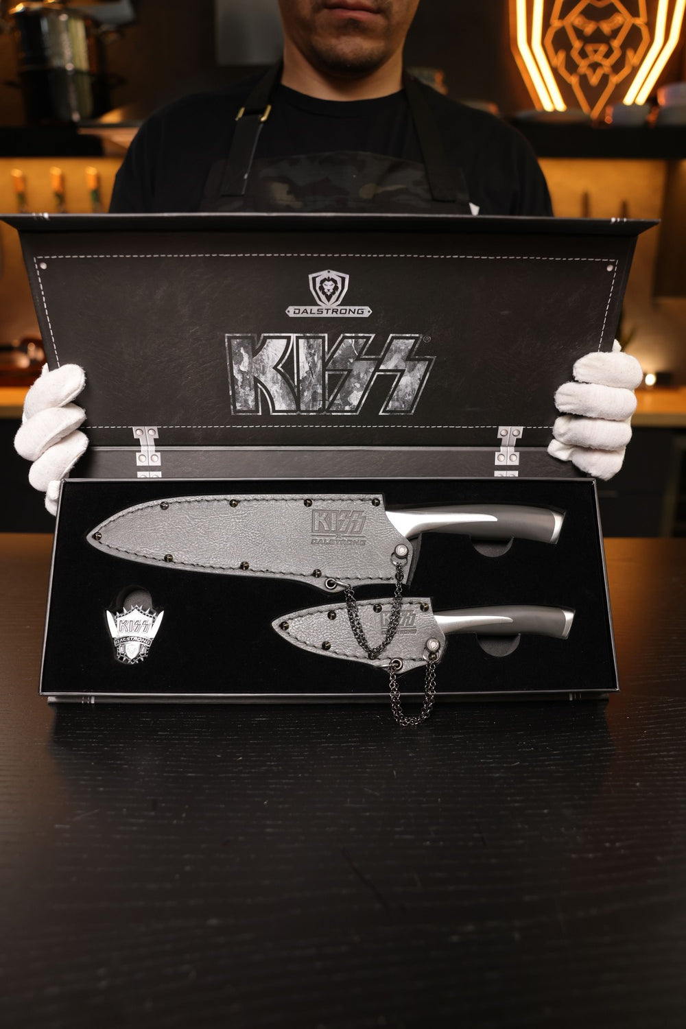 2 Piece Set 8” Chef & 3.5” Paring | KISS™ x Dalstrong Collection | Dalstrong ©