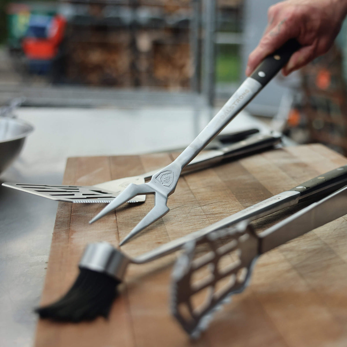 Tongs