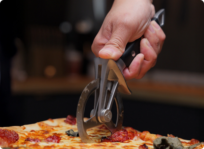 Pizza Wheel & Cutter | "The Orbit Razor" | Dalstrong ©