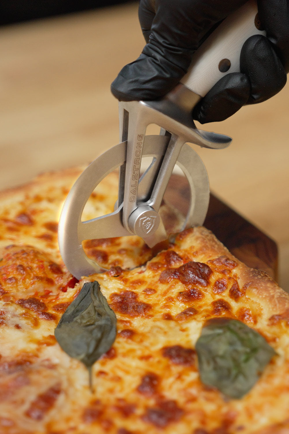 Pizza Wheel & Cutter | "The Orbit Razor" | Dalstrong ©