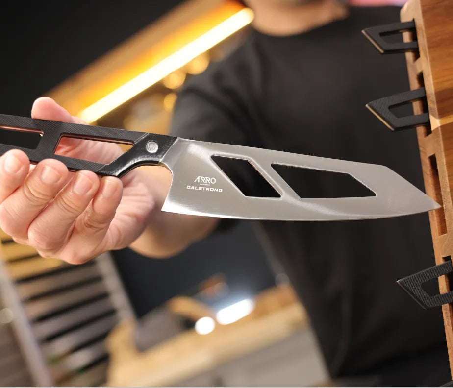 <h6>Matched in build and feel.</h6><p>Same steel, same handle, same balance across the set. Pick any one up and it feels like the one you just put down.</p>