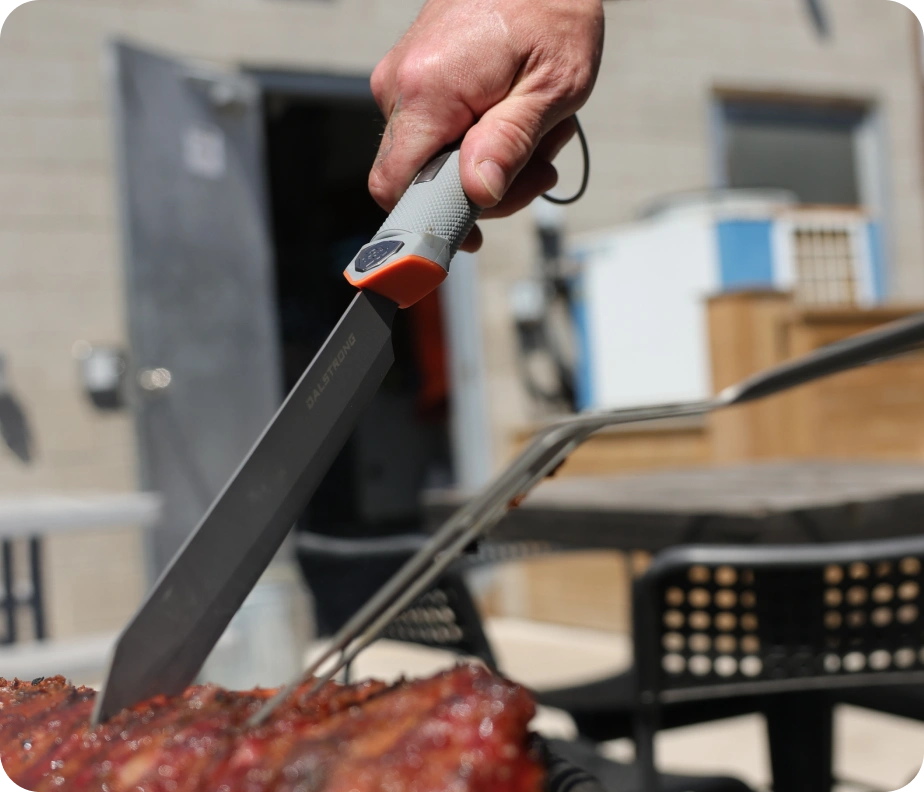 <h6>Serious gear, tuned for long-haul use.</h6><p>Most built-tough grill spatulas come with the bulk to match. These don’t. The handle and head are engineered together to give you the heft you want at the head and the lightness you need at the wrist.</p>