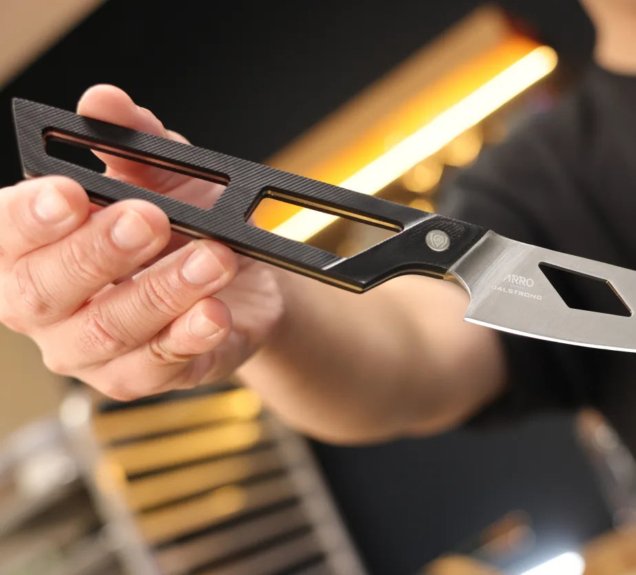 <h6>G10 that holds up.</h6><p>Industrial strength fiberglass composite. Impact resistant, moisture resistant, and unaffected by heat, with a textured finish that keeps its grip when hands are wet.</p><h6>Balanced, not just light.</h6><p>Full-tang construction runs the steel through the length of the handle, so the knife stays balanced in a pinch grip and never feels front-heavy.</p>