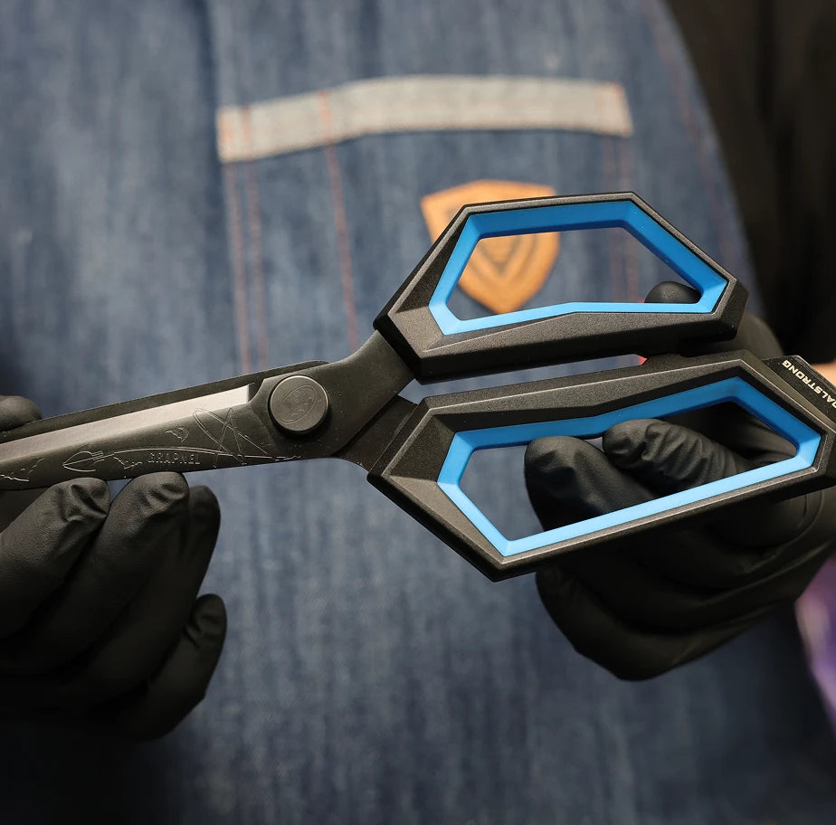 <h6>Built Smart.</h6><p>When it's time to refresh the edge, detach and sharpen without hassle. Your scissors stay sharp, safe, and ready for action.</p>