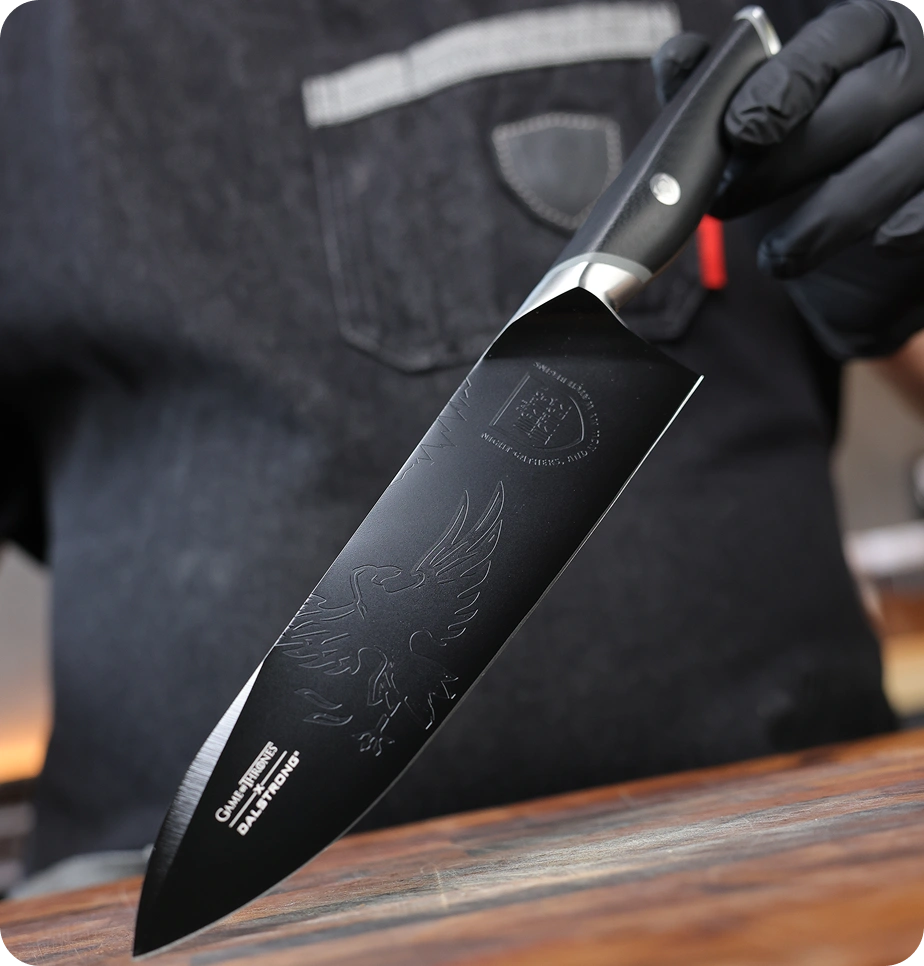 <h6>Watch Food Fall Away</h6><p>More than aesthetic detail, the etchings encourage food to release from the blade more easily, preventing unwanted sticking.</p>
