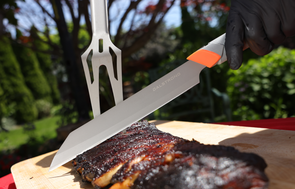Katalyst carving knife with an 11-inch blade