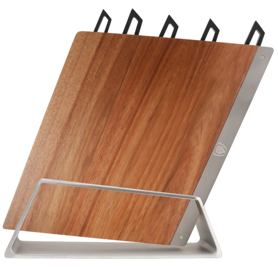 Arro block positioned for top access, with all five knife handles above the block