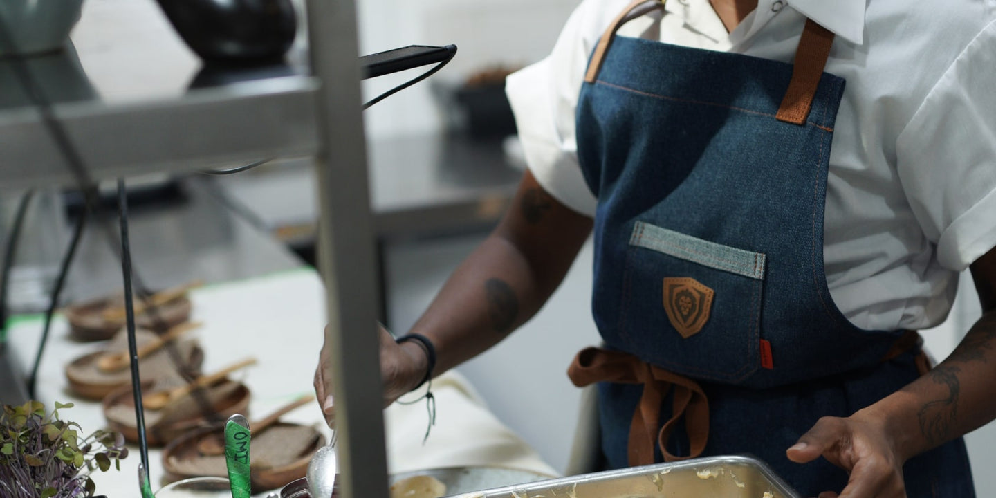 American Legend | Blue Denim | Professional Chef's Kitchen Apron | Dalstrong © (image background)