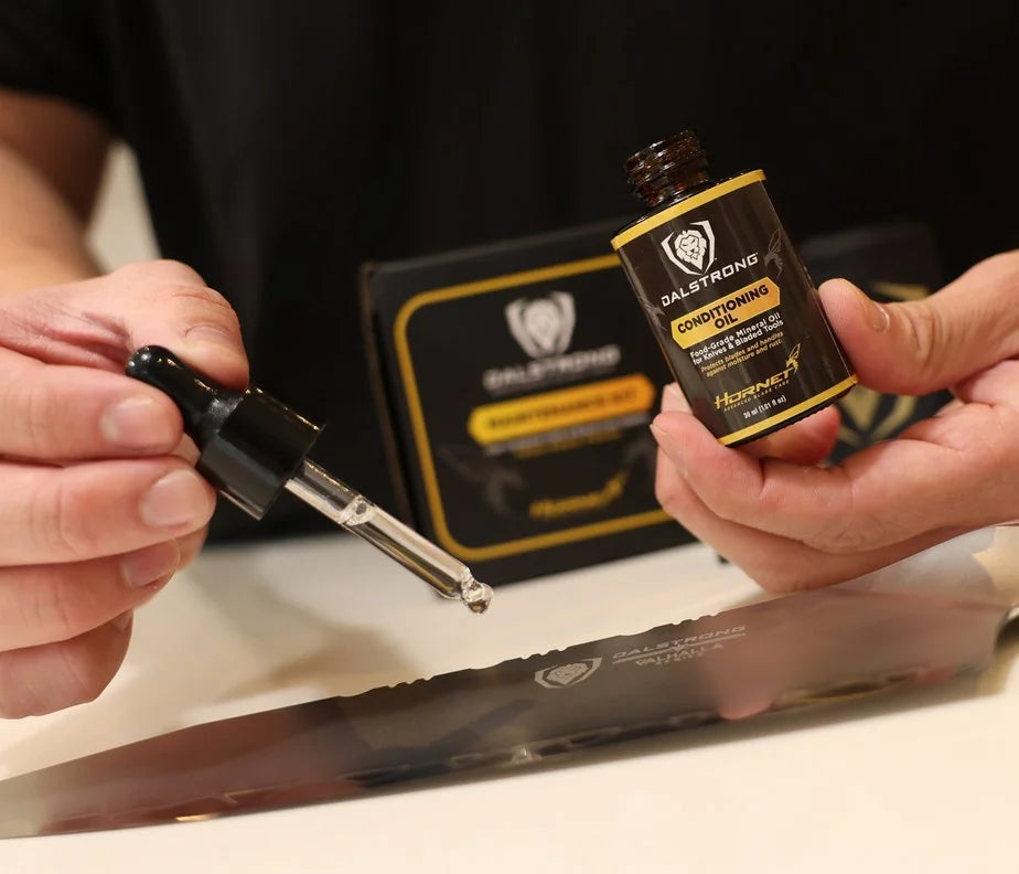 <h3>Condition your wood.</h3><p>Use it on wooden handles, butcher blocks and cutting boards to keep them from drying out.</p><h3>Safe where you prep.</h3><p>Odorless, tasteless and non-toxic, with food-contact safe ingredients compliant with FDA 21 CFR 172.878 and 172.886.</p>
