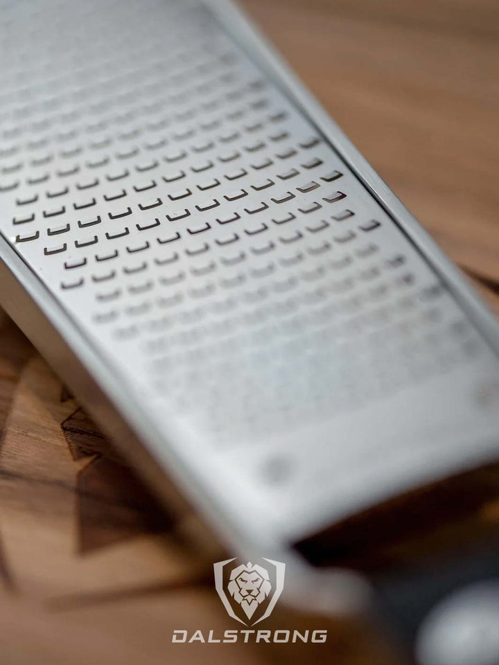 Professional Zester Narrow Grater | Dalstrong ©